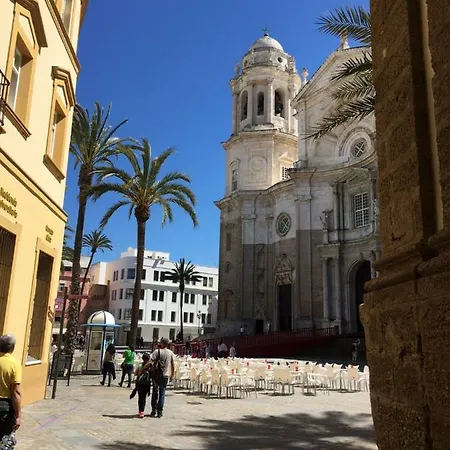 Diseno Y Confort Junto A La Catedral Cadiz Exterior photo